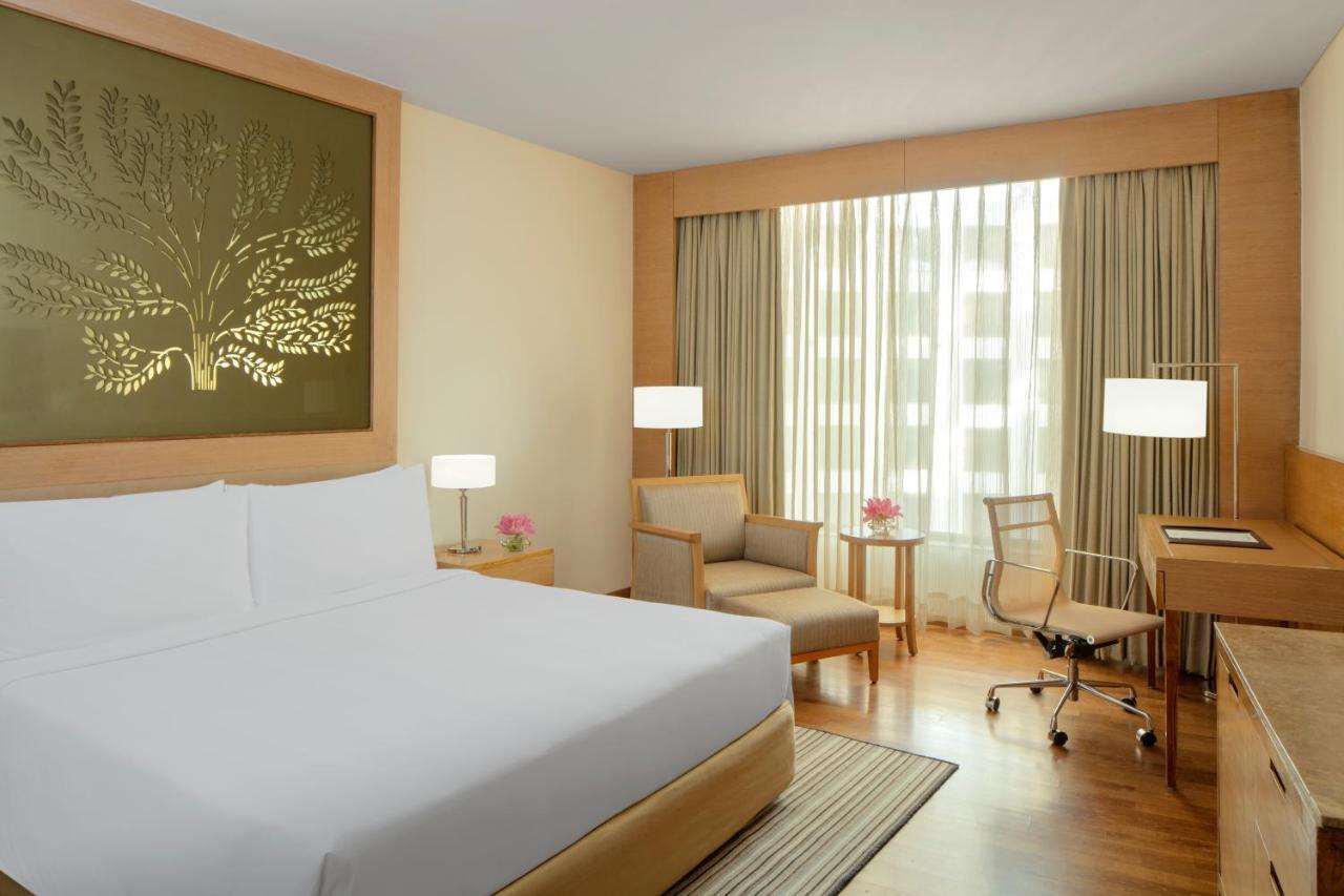 Radisson Blu Hotel New Delhi Dwarka Zewnętrze zdjęcie A room at the Taj Bengal