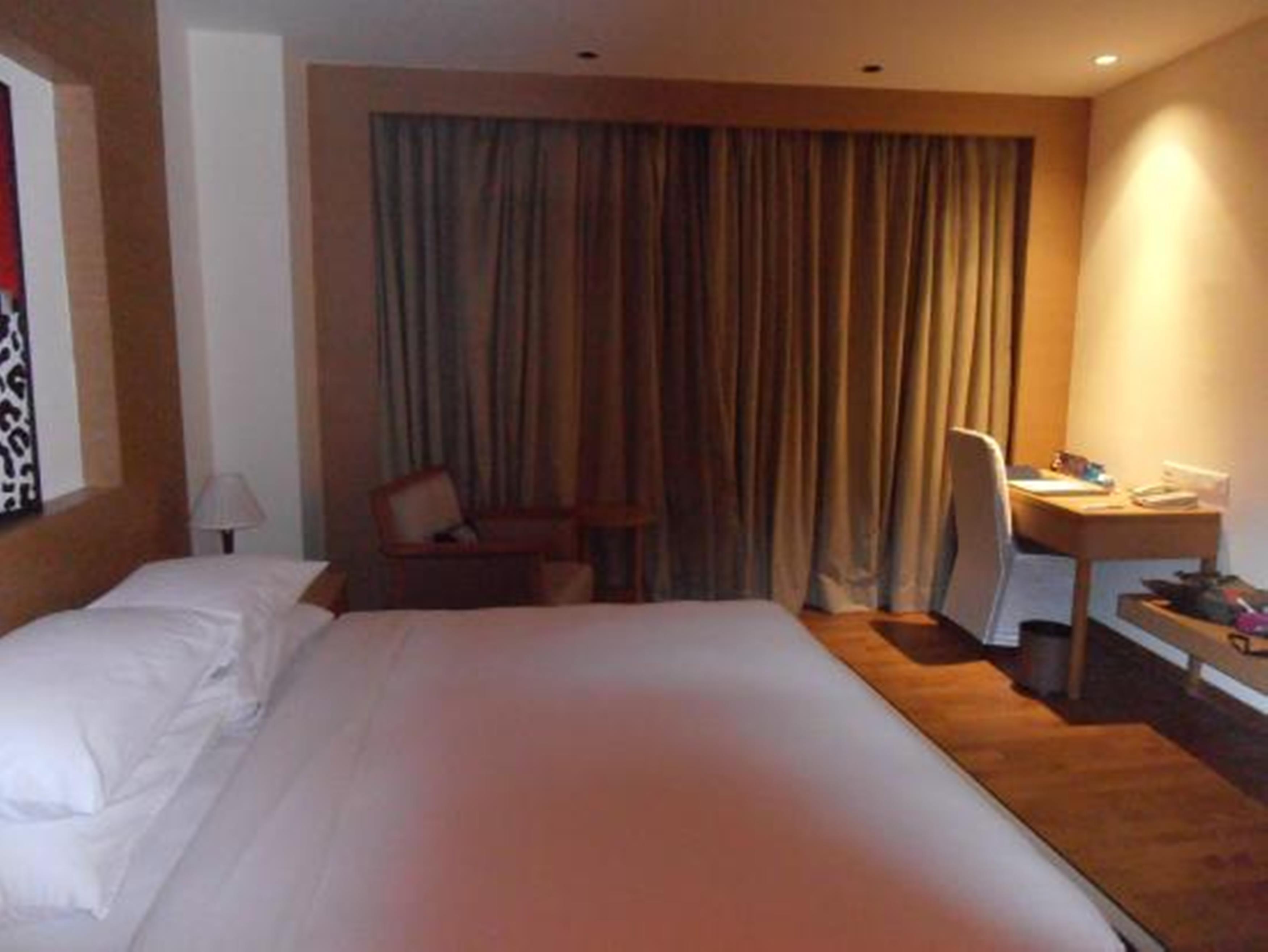 Radisson Blu Hotel New Delhi Dwarka Zewnętrze zdjęcie A room at the hotel