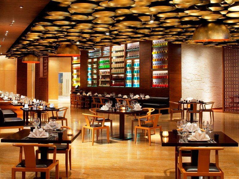 Radisson Blu Hotel New Delhi Dwarka Zewnętrze zdjęcie The interior of the restaurant